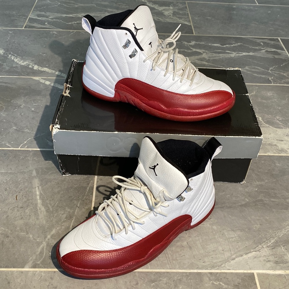 Air Jordan 12 Retro White/Black Varsity Red Size 13 Basketball